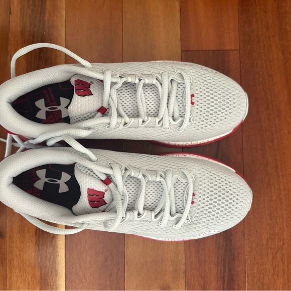Women's Under Armour Wisconsin Badgers Infinite 5 Running Shoes - Picture 6 of 6